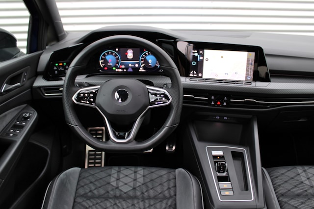 Volkswagen Golf 1.5 eTSI DSG IQ.Drive