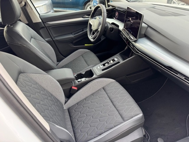 Volkswagen Golf 1.5 eTSI Variant