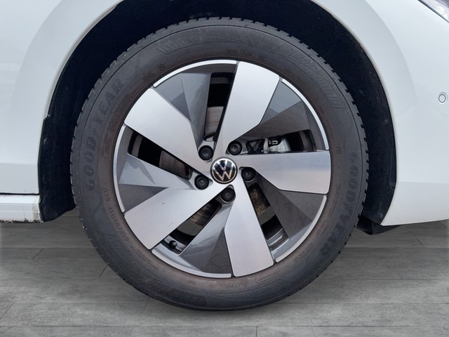 Volkswagen Passat 1.5 eTSI Business Variant