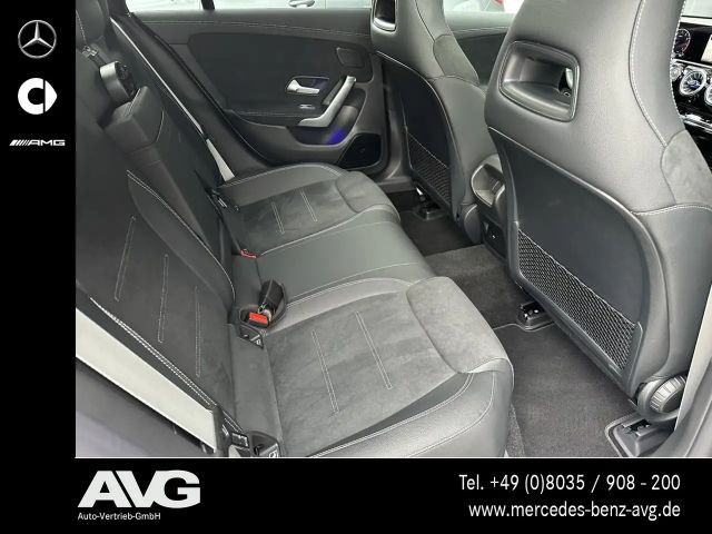 Mercedes-Benz CLA 200 AMG Line Coupé