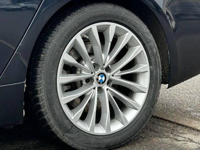 BMW 530 530e M-Sport Sedan