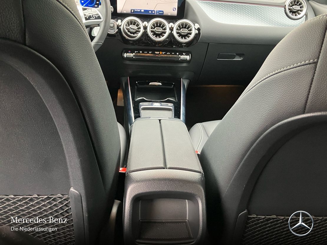 Mercedes-Benz EQA 300 4MATIC