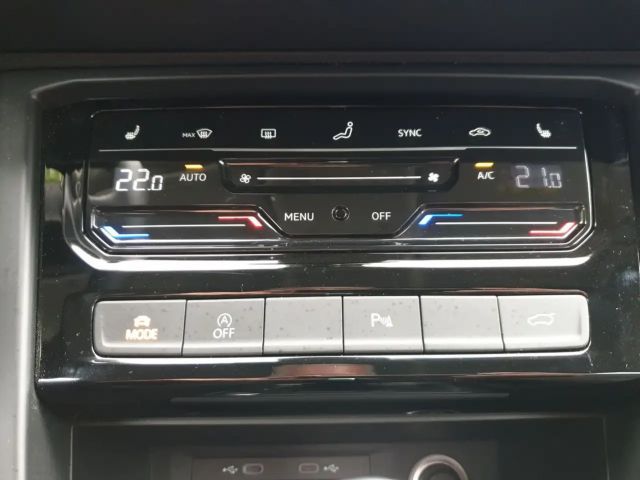 Volkswagen Touran 1.5 TSI DSG R-Line