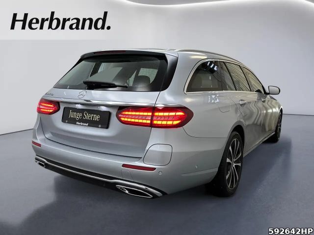 Mercedes-Benz E 300 AVANTGARDE Estate