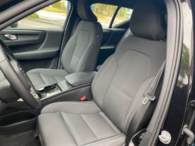 Volvo XC40 Core Recharge