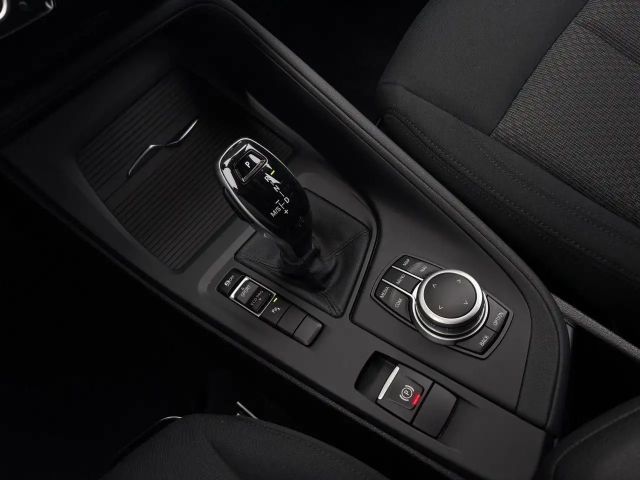 BMW X1 s18i DKG-Aut. Navi Kamera Sitzh. ParkAss.AHK PDC