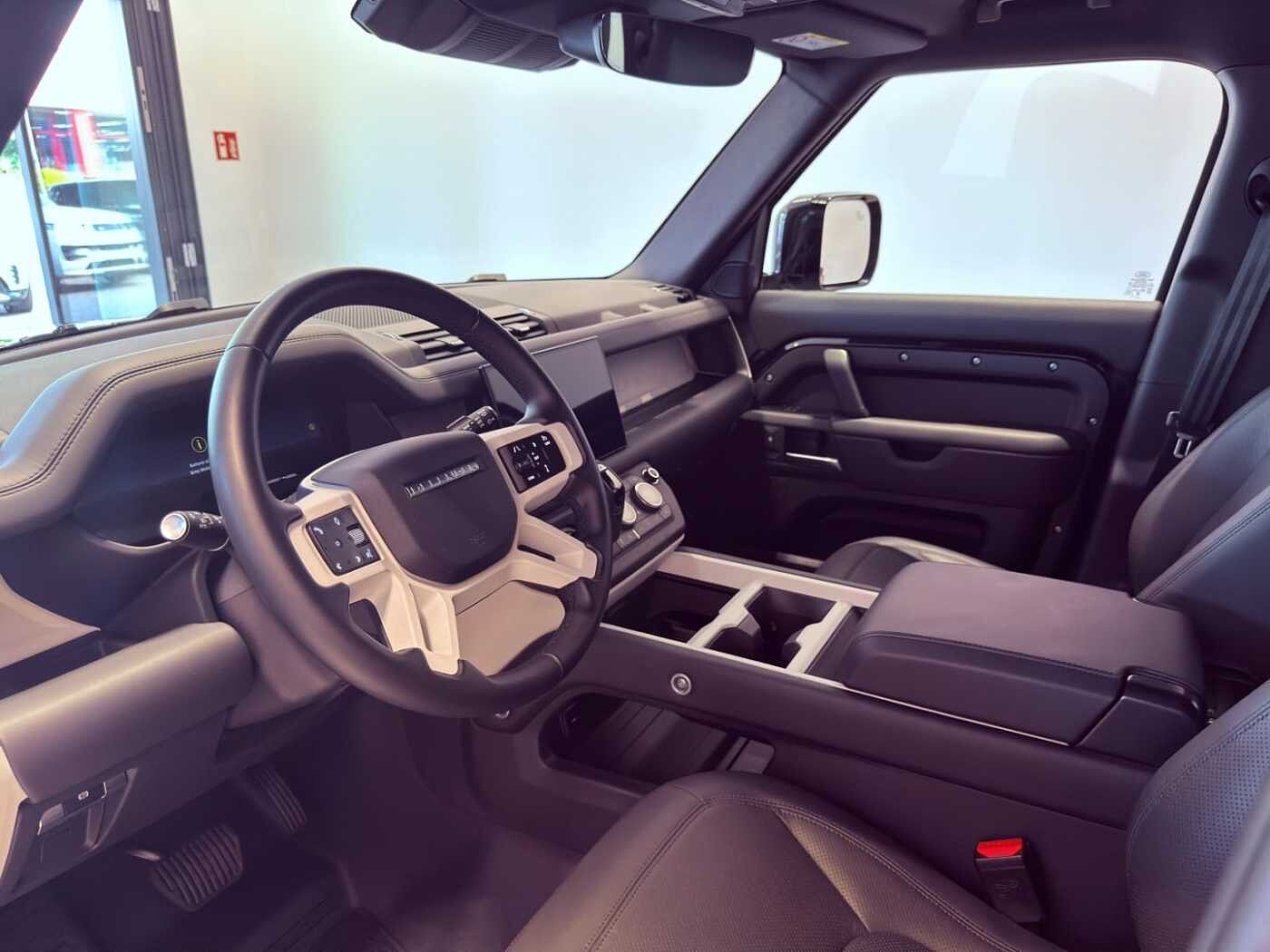 Land Rover Defender Dynamic SE