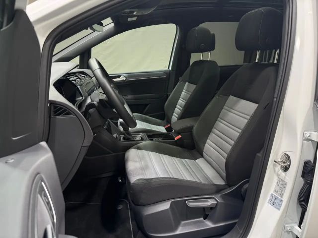Volkswagen Touran 2.0 TDI DSG R-Line Style