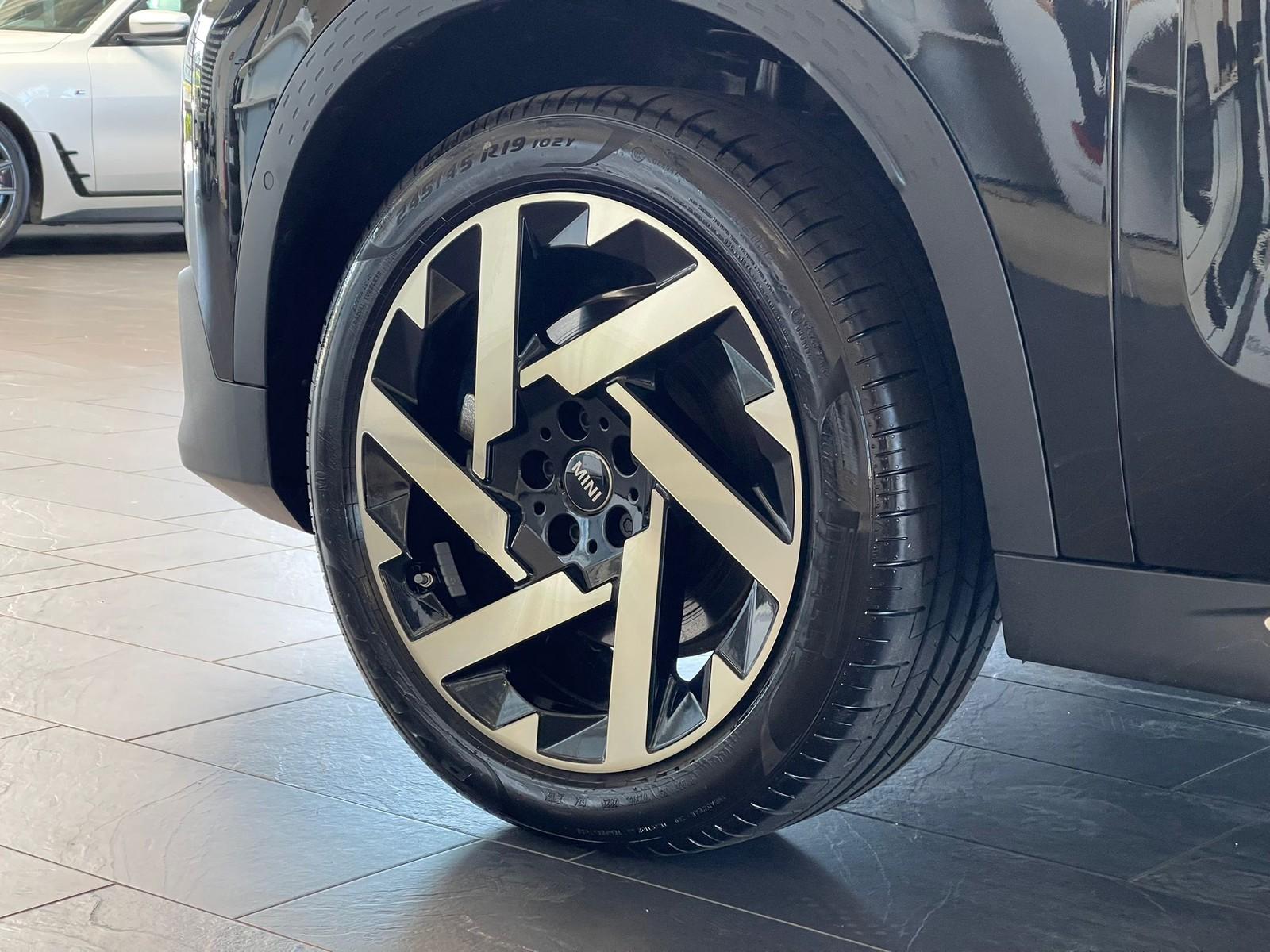 MINI Cooper C Countryman Favoured