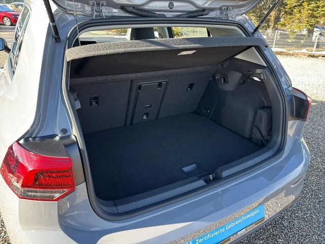 Volkswagen Golf Life Sport