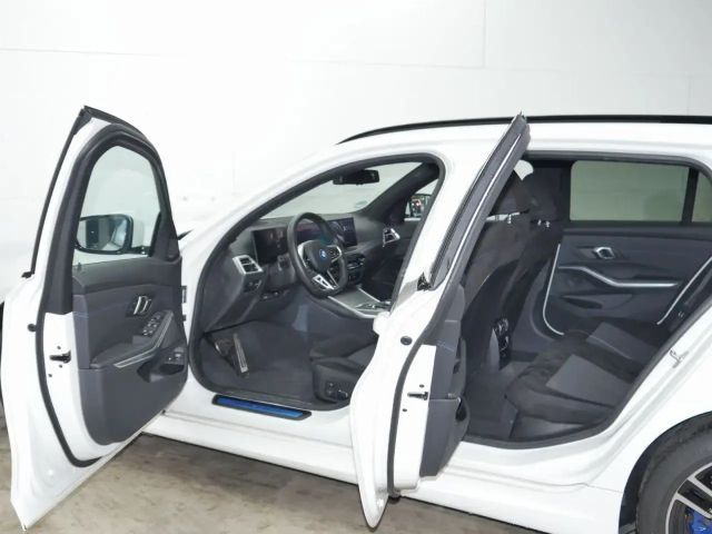 BMW 330 330e M-Sport Touring