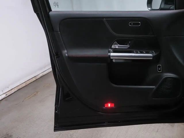 Mercedes-Benz GLA 200 AMG Line