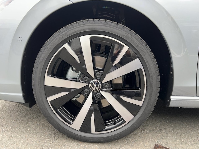 Volkswagen Golf 1.5 eTSI DSG IQ.Drive