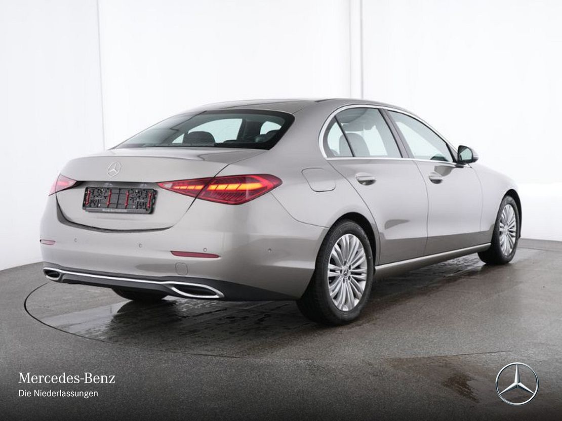 Mercedes-Benz C 180 Sedan