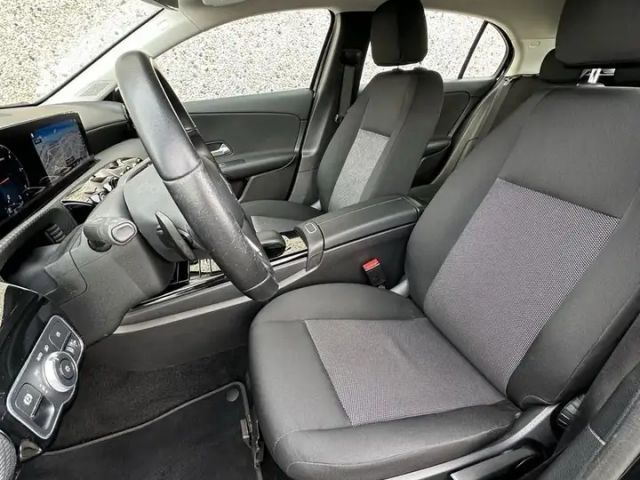 Mercedes-Benz A 180 A 180 d