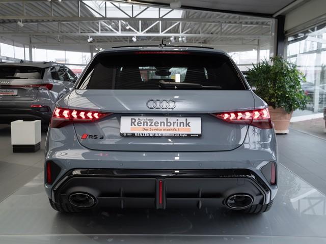 Audi RS3 S-Tronic Sedan Sportback
