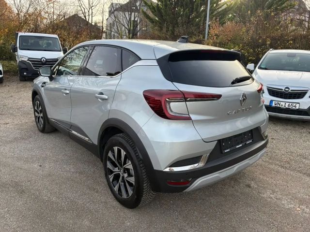 Renault Captur EDC Hybrid Techno