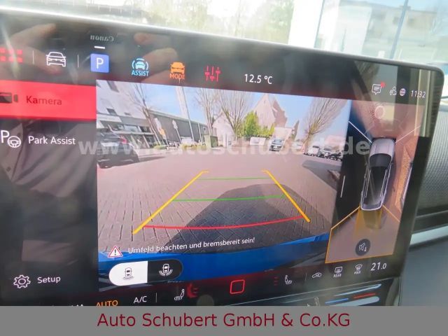 Volkswagen T-Roc 1.5 eTSI DSG R-Line