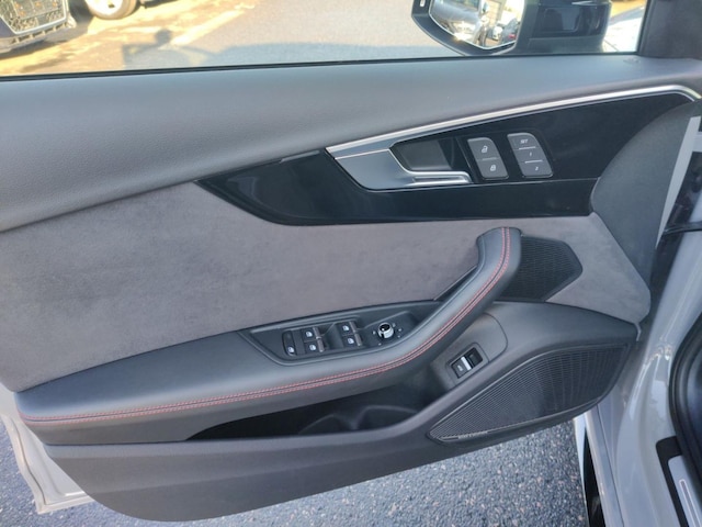 Audi RS4 Avant Quattro