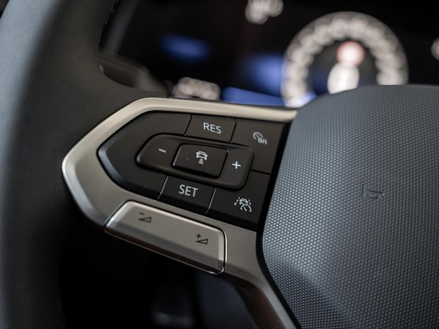 Volkswagen Polo 1.0 l TSI ACC FLA LM KlimaA SHZ PDC