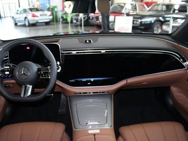 Mercedes-Benz E 200 AMG Line Sedan