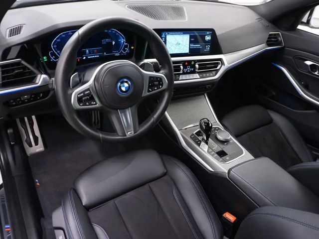 BMW 320 320e M-Sport Sedan