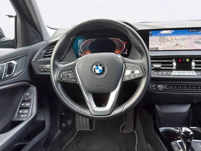 BMW 118 118i Sedan Sport Line