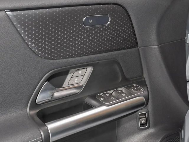 Mercedes-Benz B 200 W-Paket ParkAss. LED SpurH el.Heck LM KAM