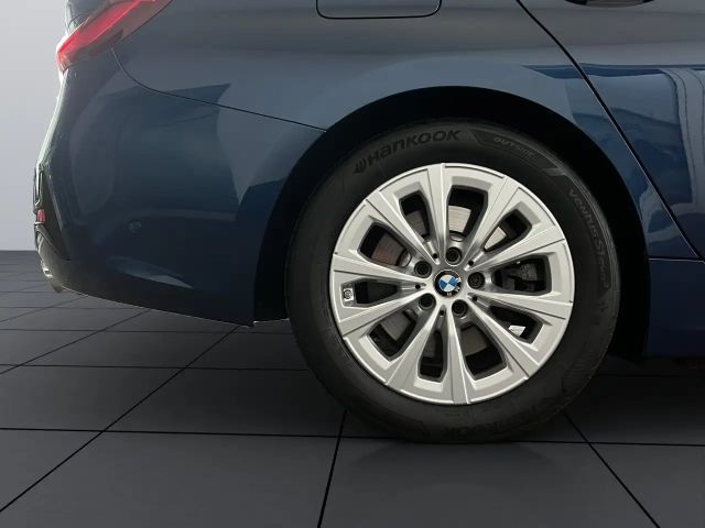 BMW 330 330e Touring