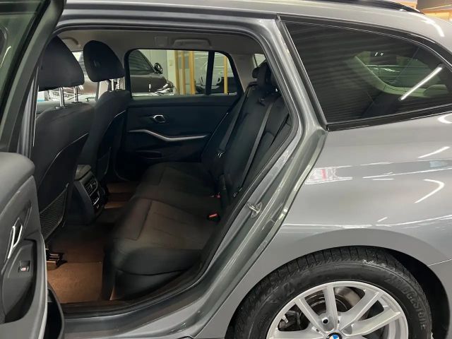 BMW 320 320d Touring xDrive