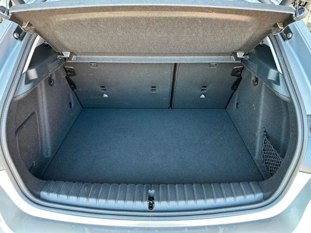 BMW 118 118i Sedan Sport Line