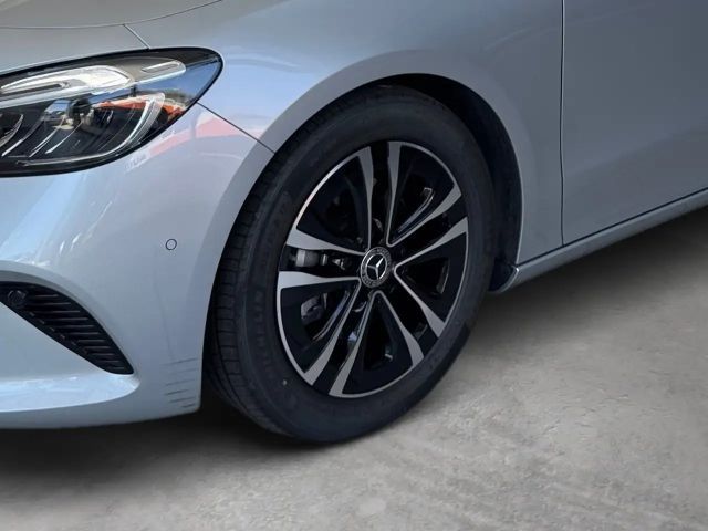 Mercedes-Benz B 200 Progressive Sedan