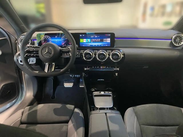 Mercedes-Benz A 250 4MATIC AMG Line