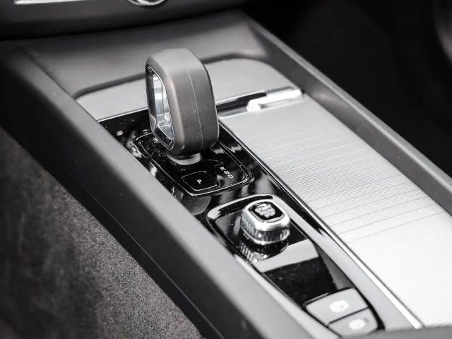 Volvo XC60 Dark Plus