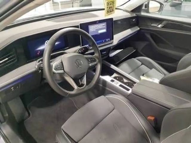 Volkswagen Passat 1.5 eTSI Business DSG Variant