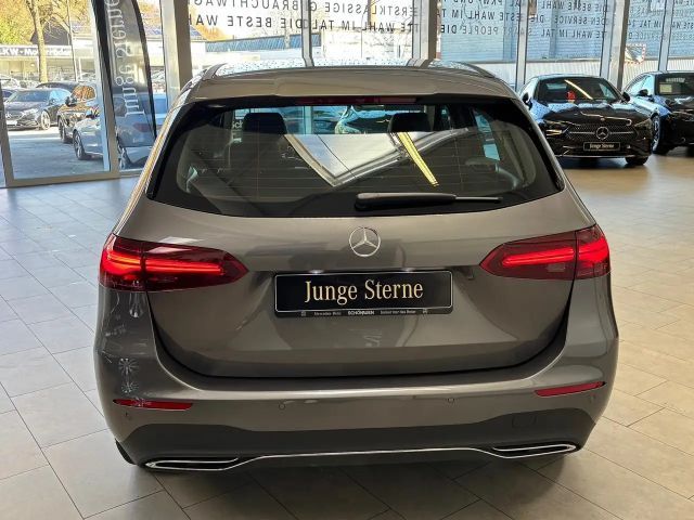 Mercedes-Benz B 200 Progressive Sedan