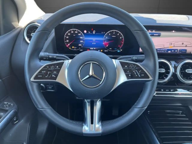 Mercedes-Benz B 200 Progressive Sedan