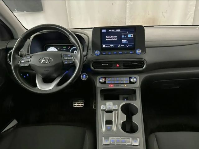 Hyundai Kona Select