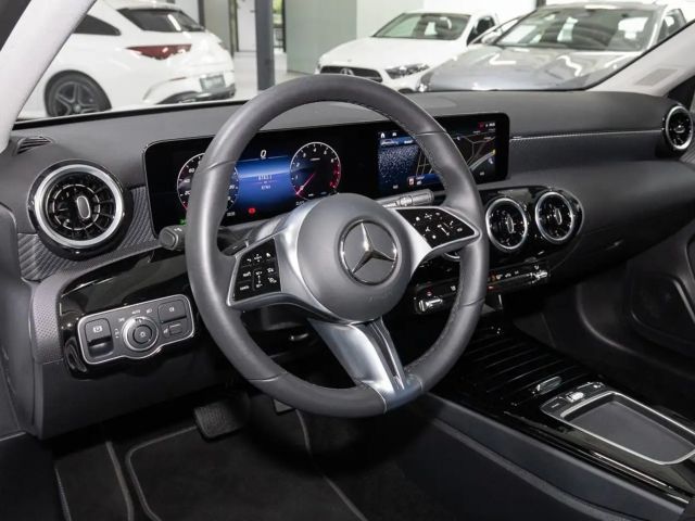 Mercedes-Benz A 180 Hatchback