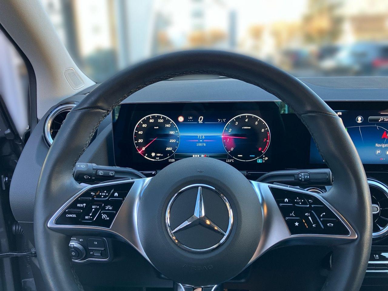 Mercedes-Benz B 180 Sedan