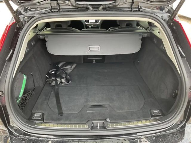 Volvo V60 AWD Dark Plus T6