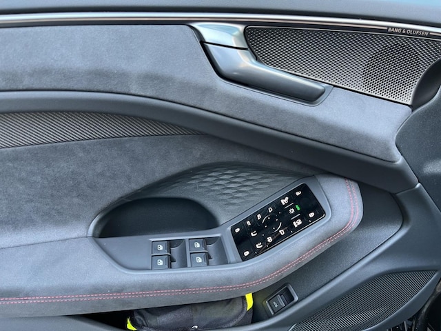 Audi A6 Avant Quattro S-Tronic