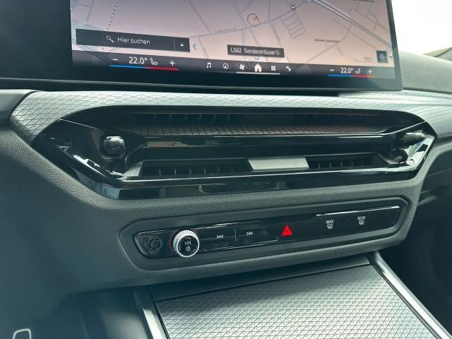 BMW 320 320i M-Sport Sedan