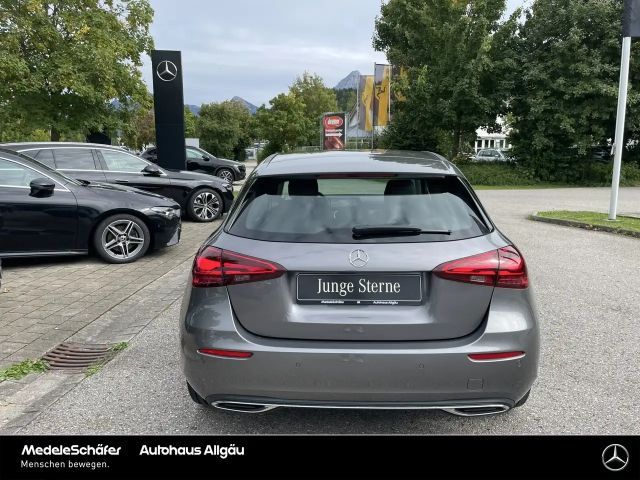 Mercedes-Benz A 180 A 180 d Progressive