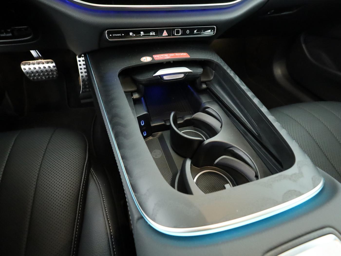 Mercedes-Benz E 400 4MATIC Sedan