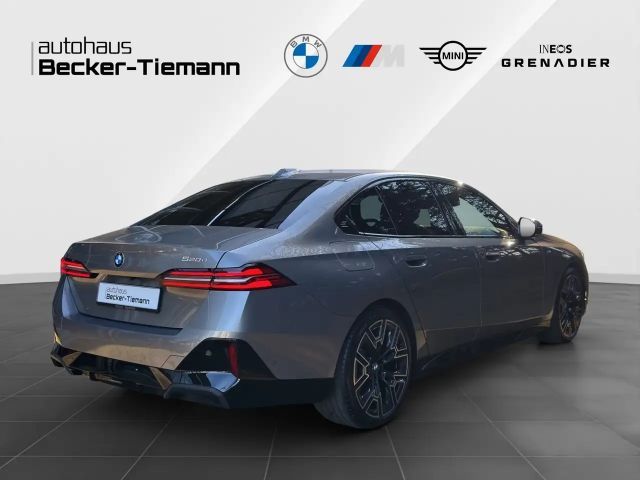 BMW 520 520d M-Sport Sedan