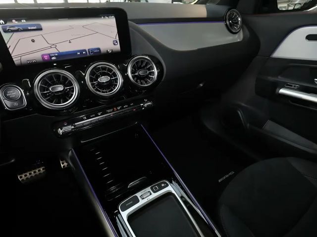 Mercedes-Benz GLA 200 AMG Line