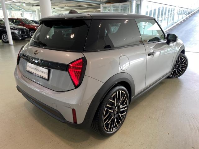 MINI Cooper Favoured John Cooper Works