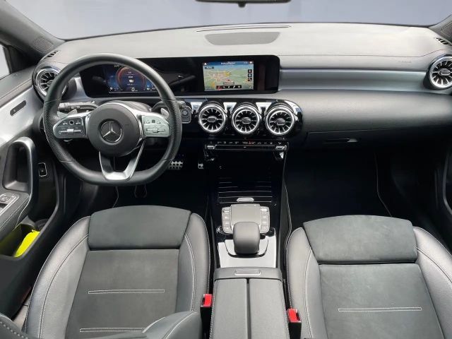 Mercedes-Benz A 250 A 250 e AMG Line