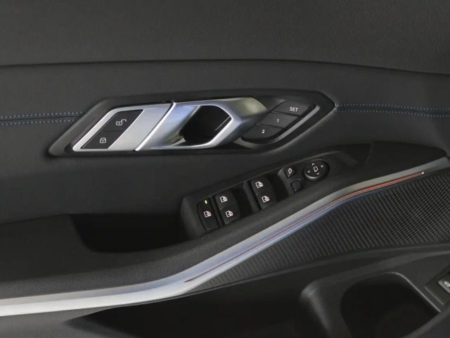 BMW 320 320d M-Sport Sedan xDrive